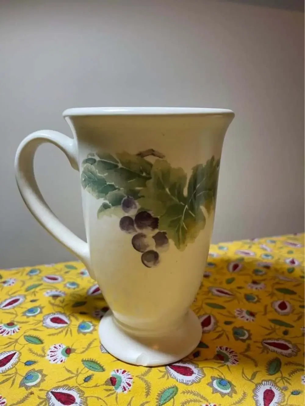 Pfaltzgraf Jamberry Teapot, Creamer & Sugar Bowl with lid.